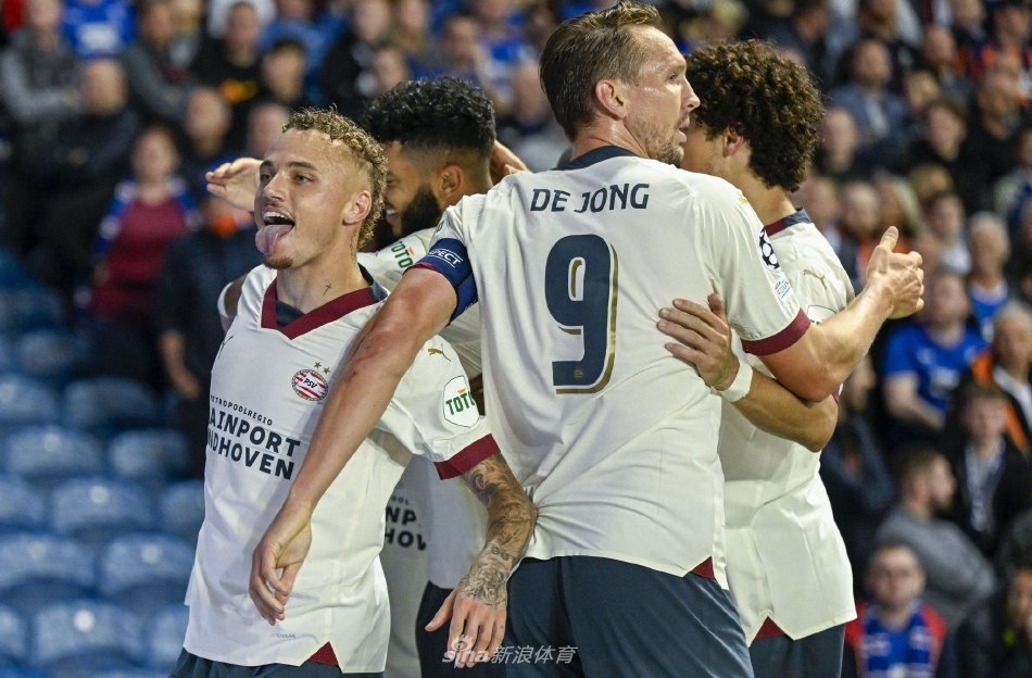 三学长在接 三学长在接