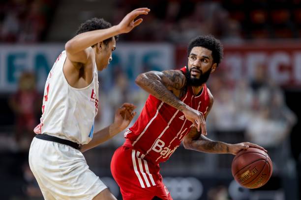 实的交织中 实的交织中